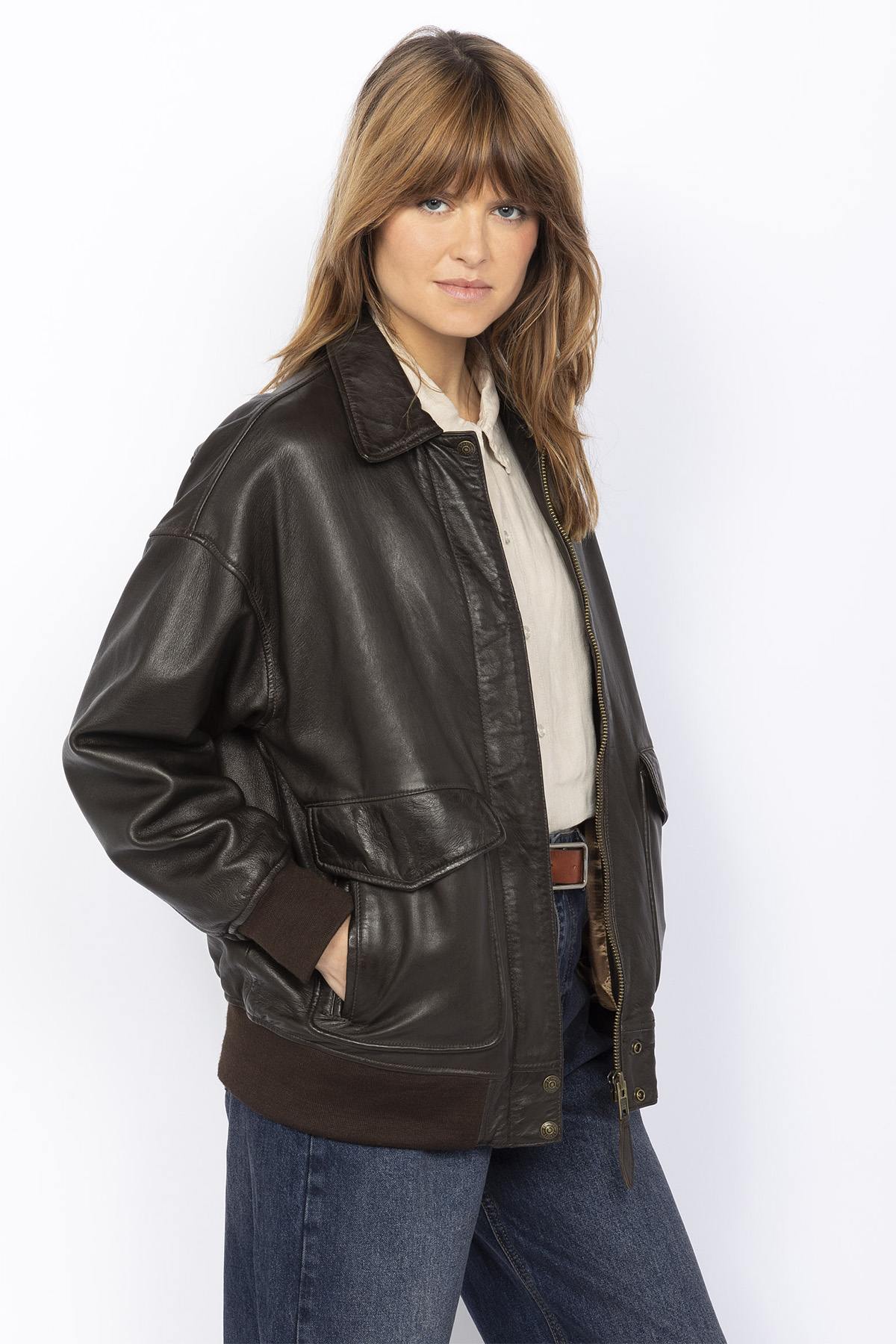 Washed lambskin aviator jacket. Oversized fit, zip and snap pockets. - Image n°5