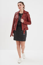 Vegetable-tanned lambskin biker in red chili, washed for a soft touch. - Image n°2