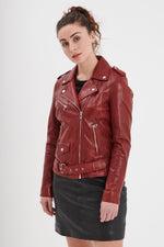 Vegetable-tanned lambskin biker in red chili, washed for a soft touch. - Image n°4