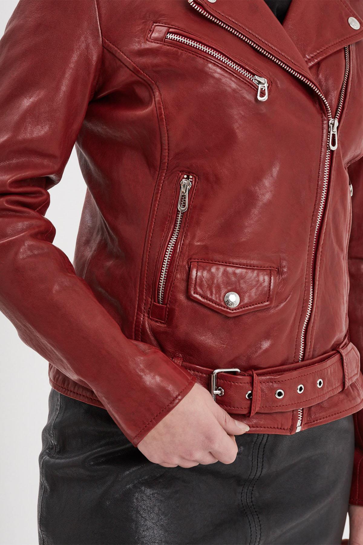 Vegetable-tanned lambskin biker in red chili, washed for a soft touch. - Image n°7