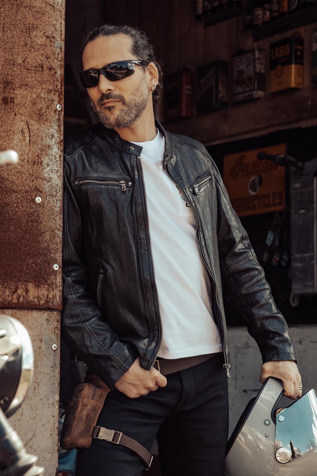 Daytona black lambskin jacket. Vegetable-tanned, moto collar. - Image n°8