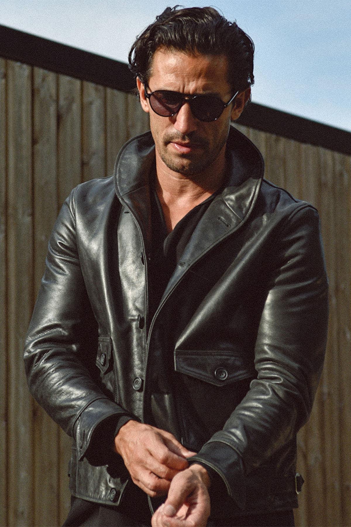1920s Cossack jacket in full-grain horsehide, slim and wind-resistant. - Image n°1