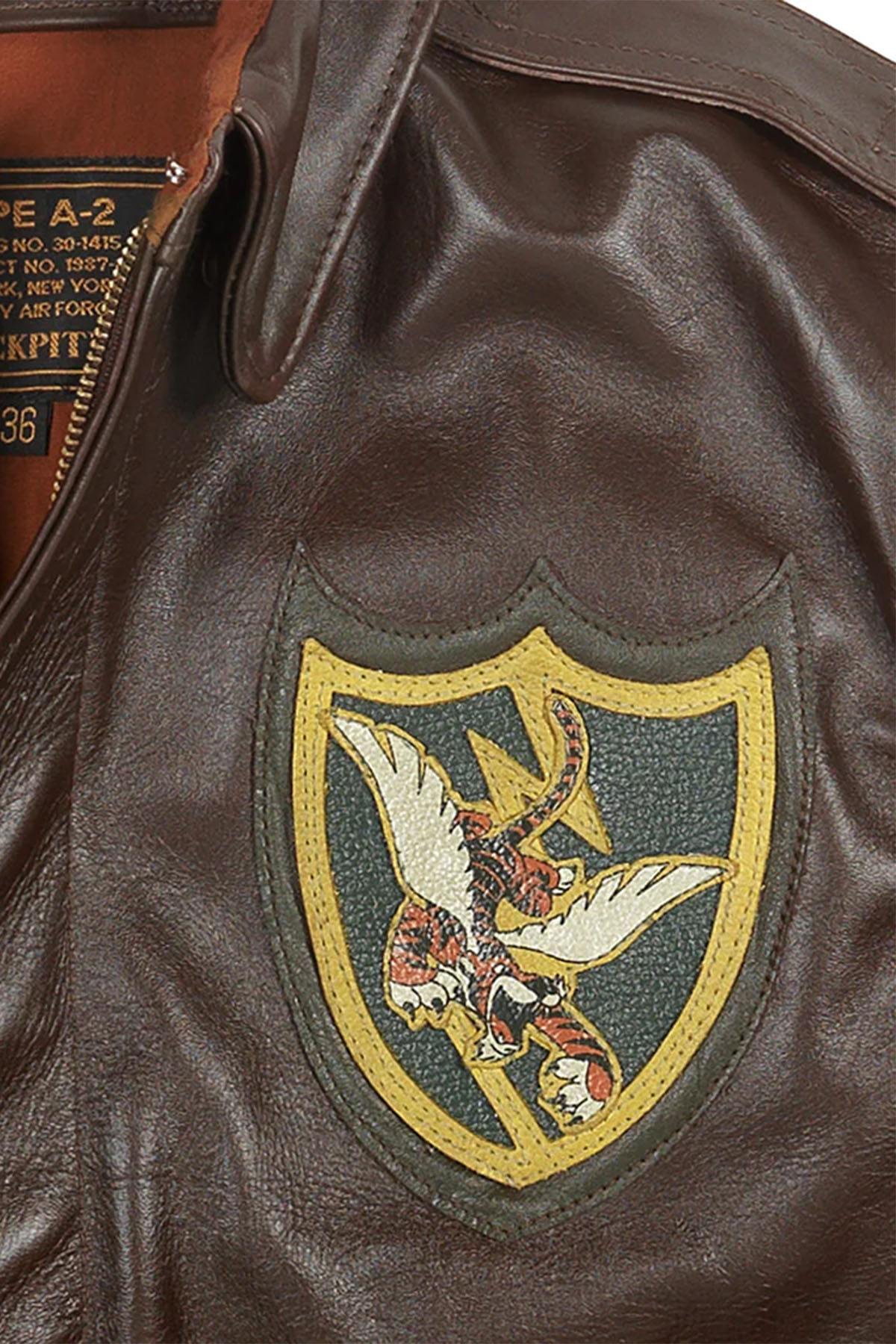 Cockpit USA's Z21V60: a rugged A-2 jacket in horsehide leather. - Image n°3