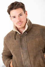 Sand-hued shearling with an aged finish. Soft, warm, and timeless. - Image n°6