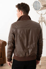 Slim-fit mocha bomber in sheep leather, officer collar, soft patina. - Image n°2