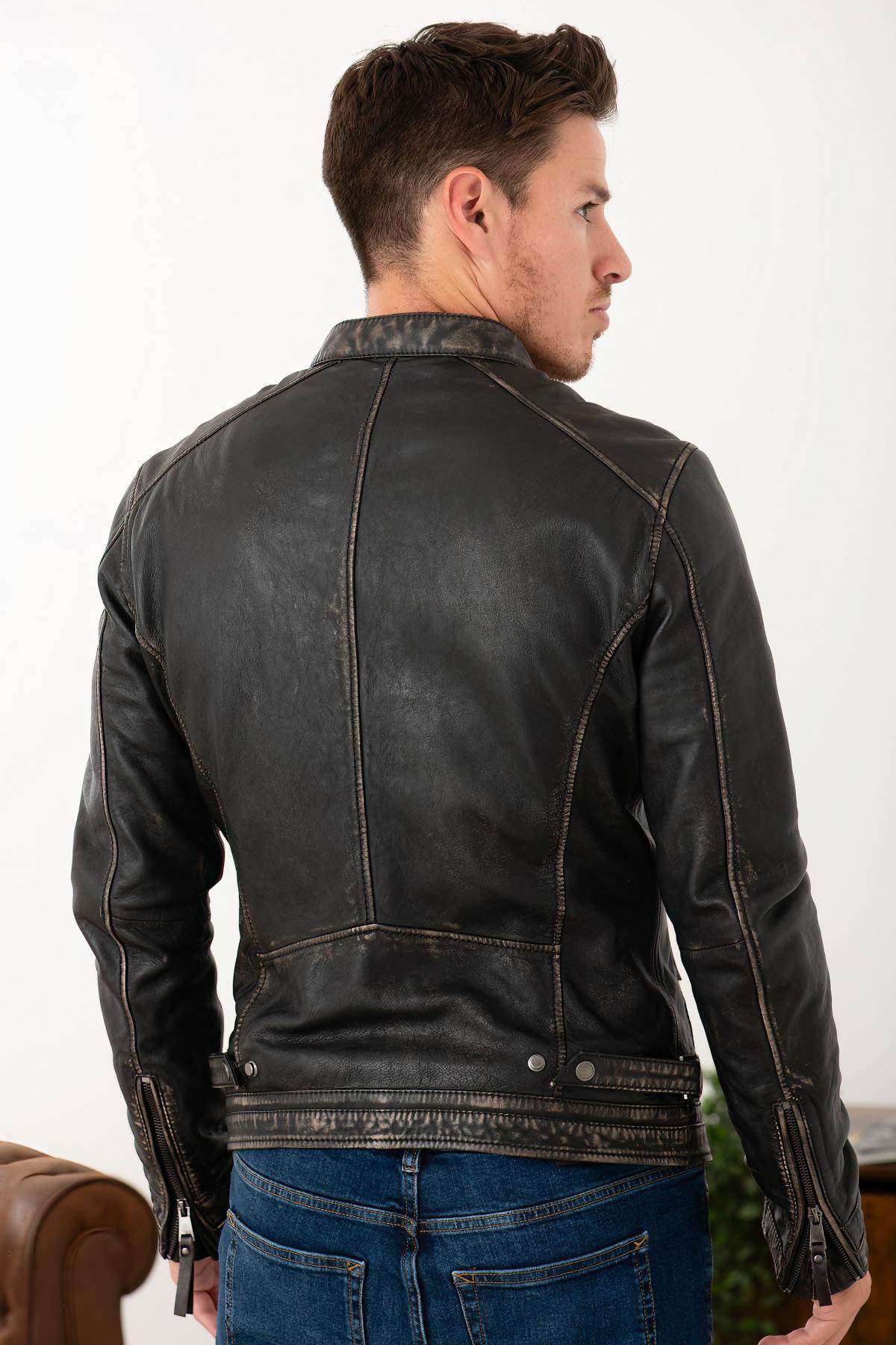 Aged-black sheep leather jacket. Slim fit, zipped pockets and cuffs. - Image n°4