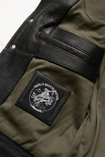 Rugged cowhide waistcoat with western yokes and a sleek, modern cut. - Image n°8