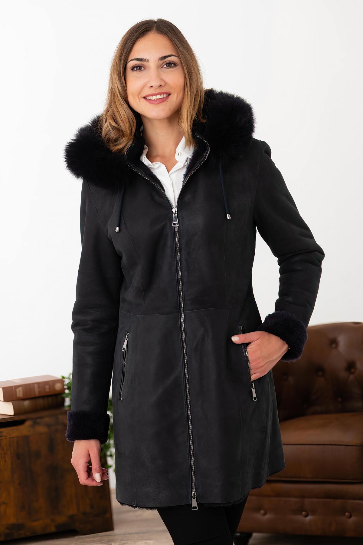 Three-quarter navy lambskin jacket, silky nappa finish, tailored fit. - Image n°1