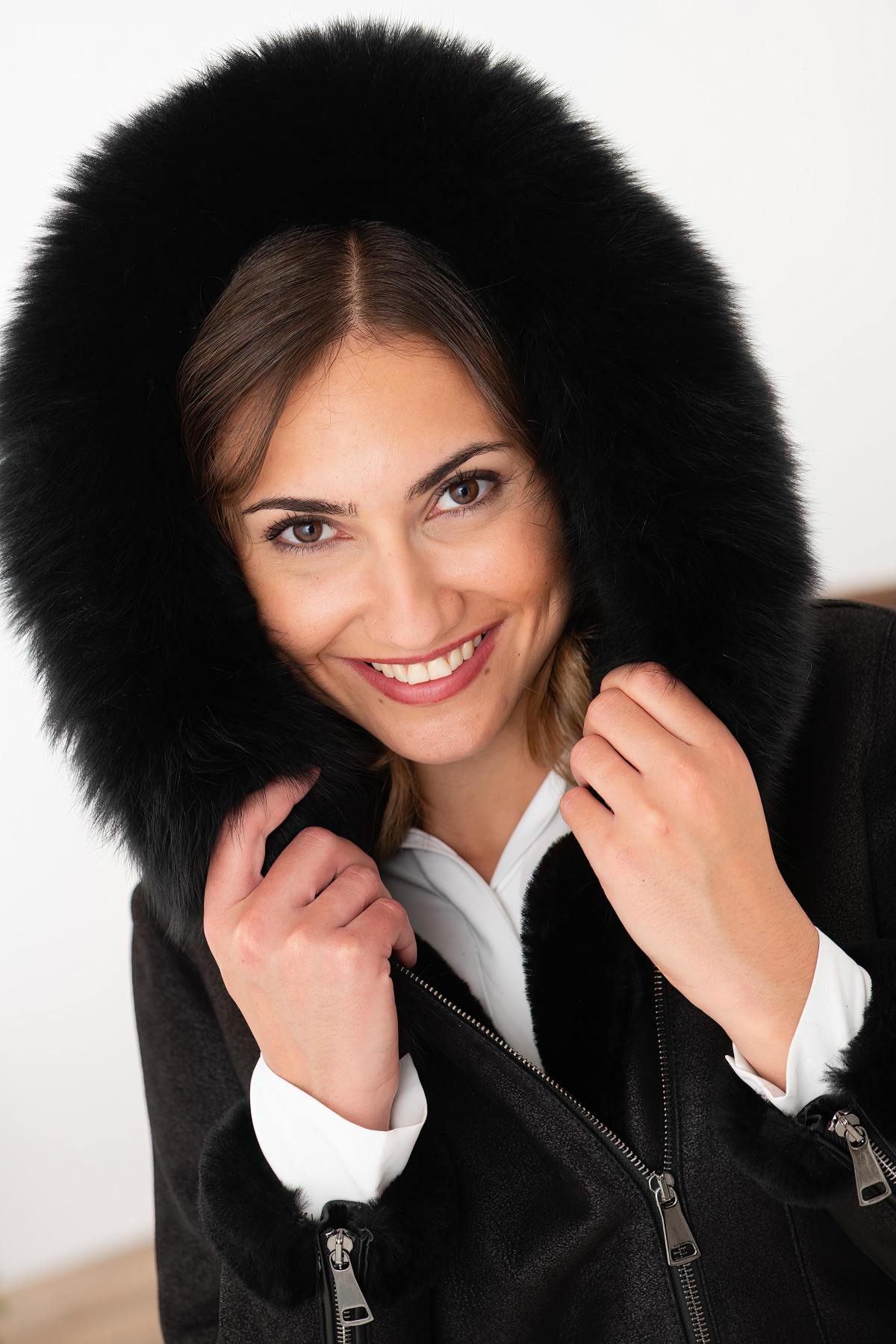 3/4 merino shearling coat with fox-fur-trimmed hood and nubuck finish. - Image n°3