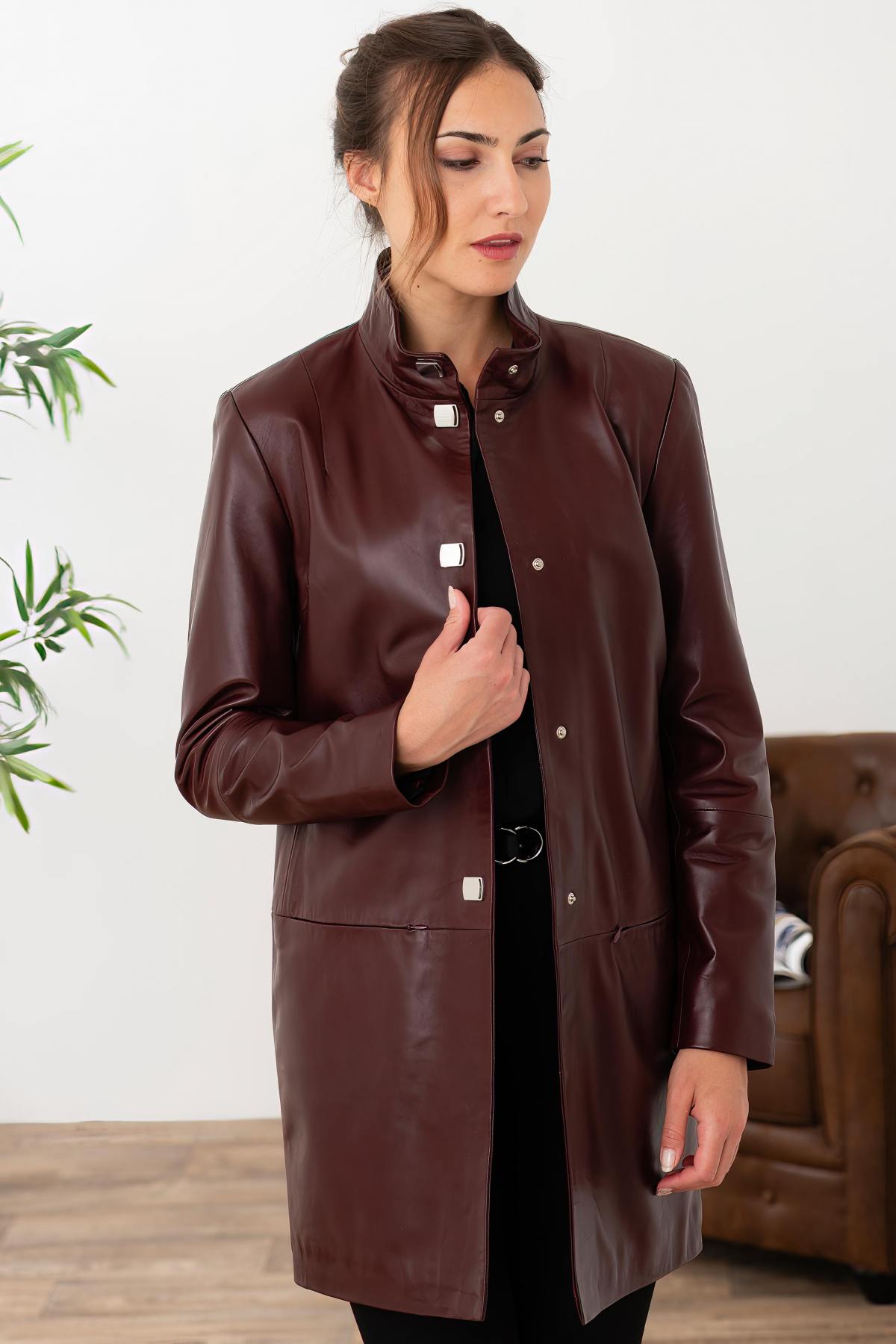 Bordeaux lambskin jacket, slim-fit and glossy for chic evenings. - Image n°6