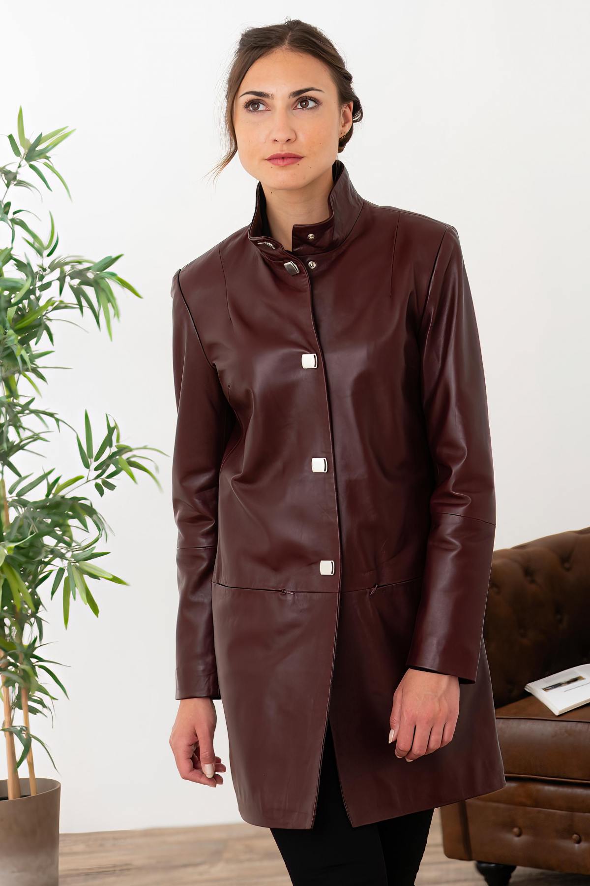 Chic burgundy leather fine coat - Image n°1