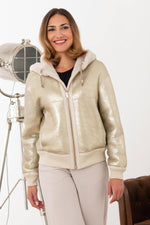 Shearling reversible jacket: cosy wool or bold gold-two looks in one. - Image n°2