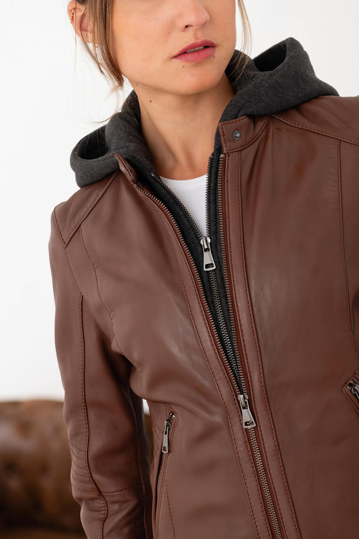 Effortlessly stylish cognac lambskin jacket with a detachable hood. - Image n°6