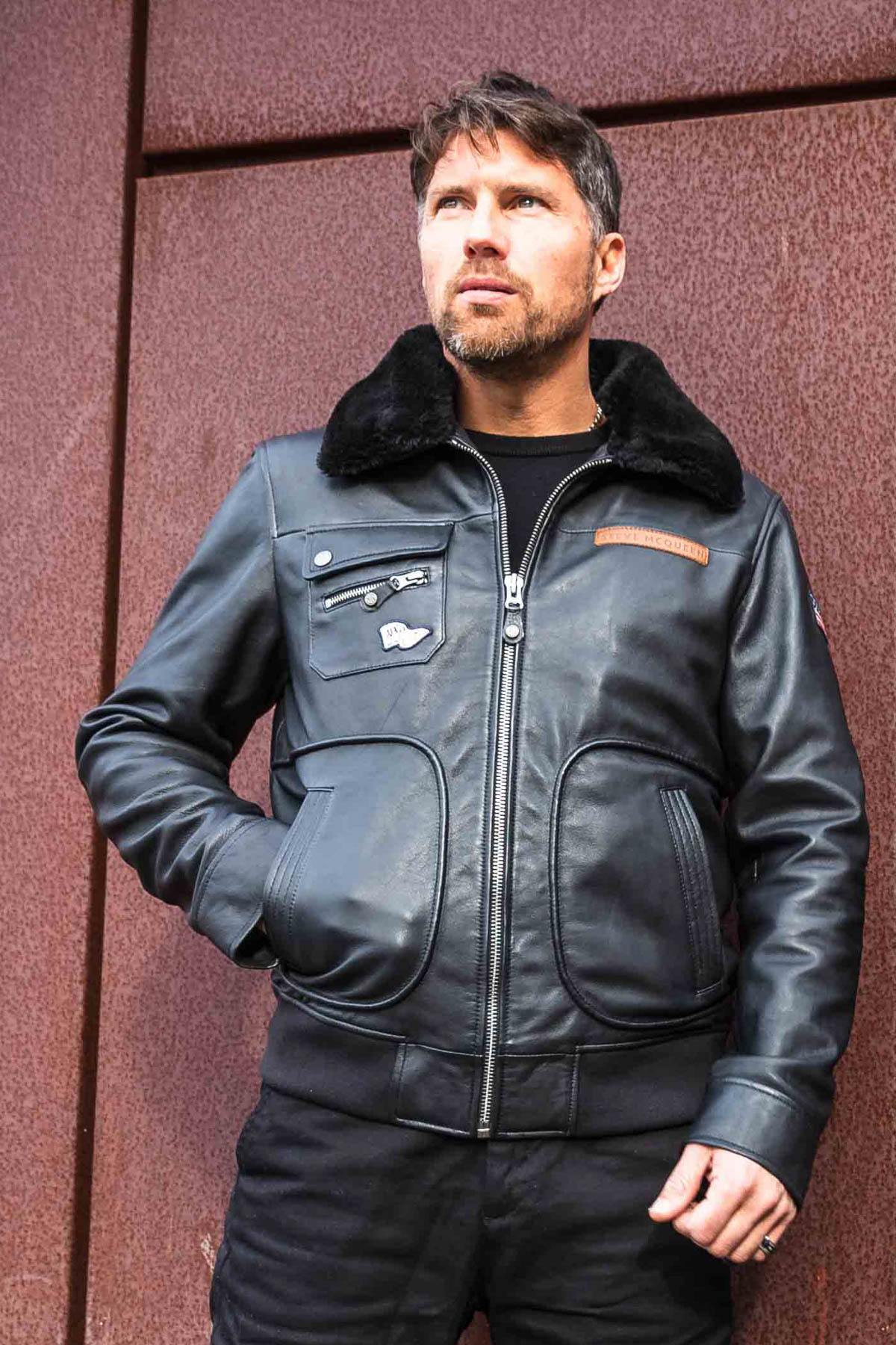 Steve McQueen black leather jacket with fur collar - Image n°9