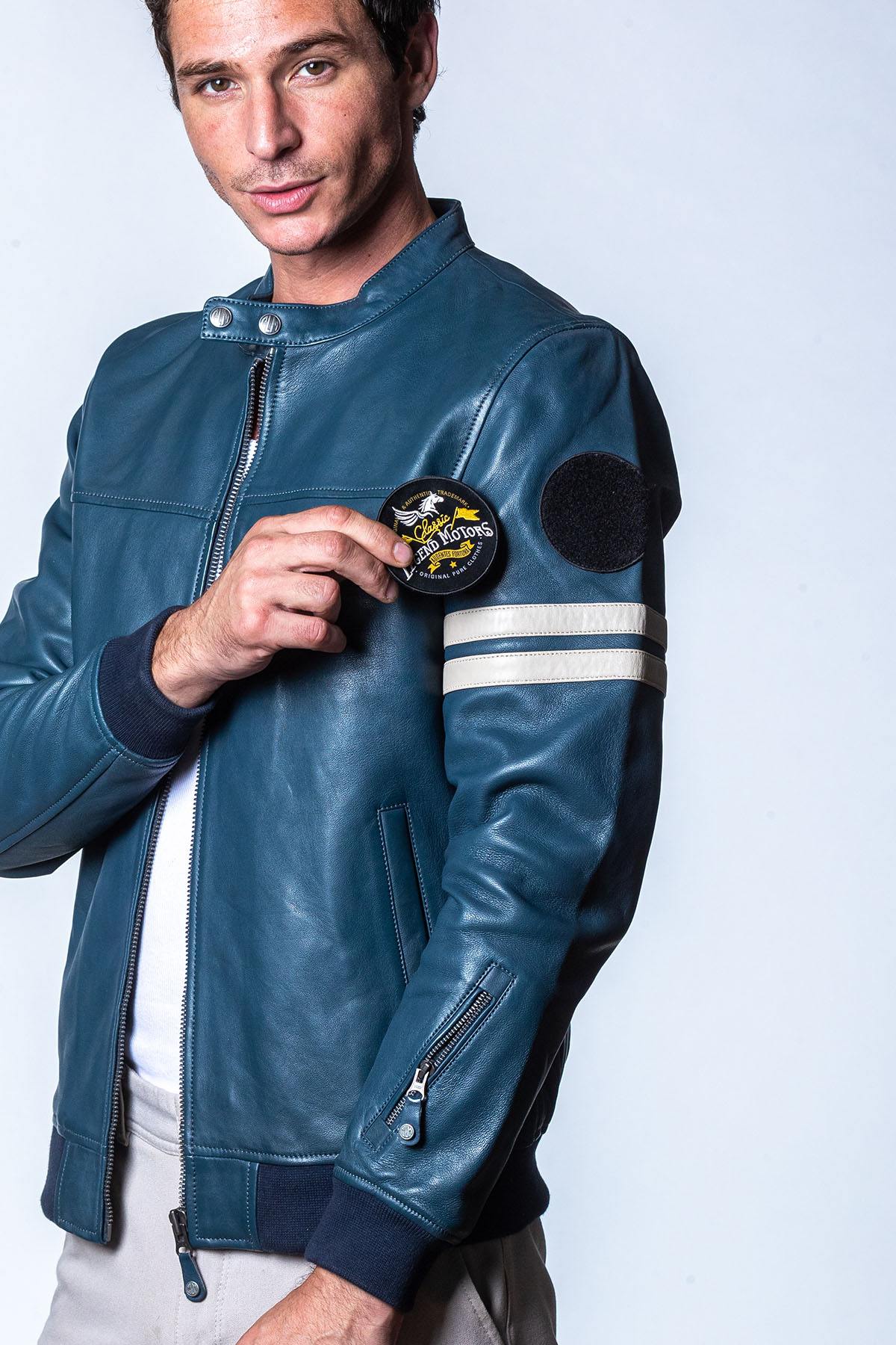 Royal blue lambskin jacket, supple and lightweight, with biker flair. - Image n°1