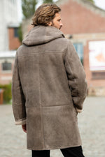 Warm sand duffle coat in reversed sheep leather, timeless and chic. - Image n°3