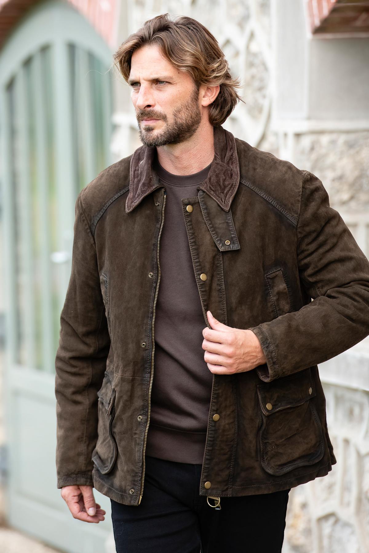 Regular-fit jacket in burnt suede goat leather, timeless and refined. - Image n°1