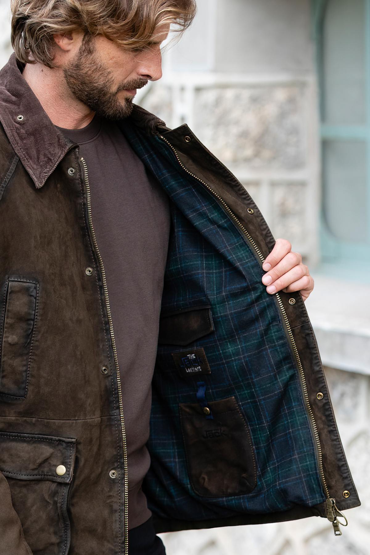 Regular-fit jacket in burnt suede goat leather, timeless and refined. - Image n°3