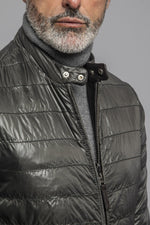 Reversible lambskin jacket: biker style or quilted warmth in one. - Image n°10