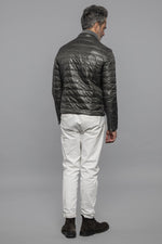 Reversible lambskin jacket: biker style or quilted warmth in one. - Image n°6
