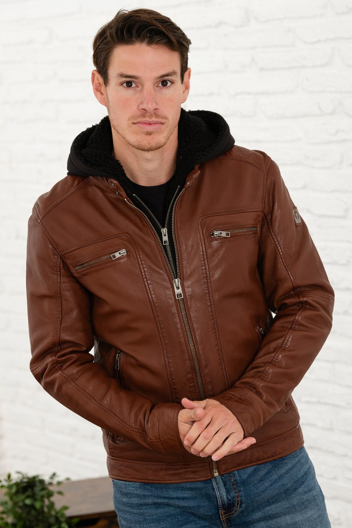 A maroon sheepskin leather jacket with zip front and removable hood. - Image n°6