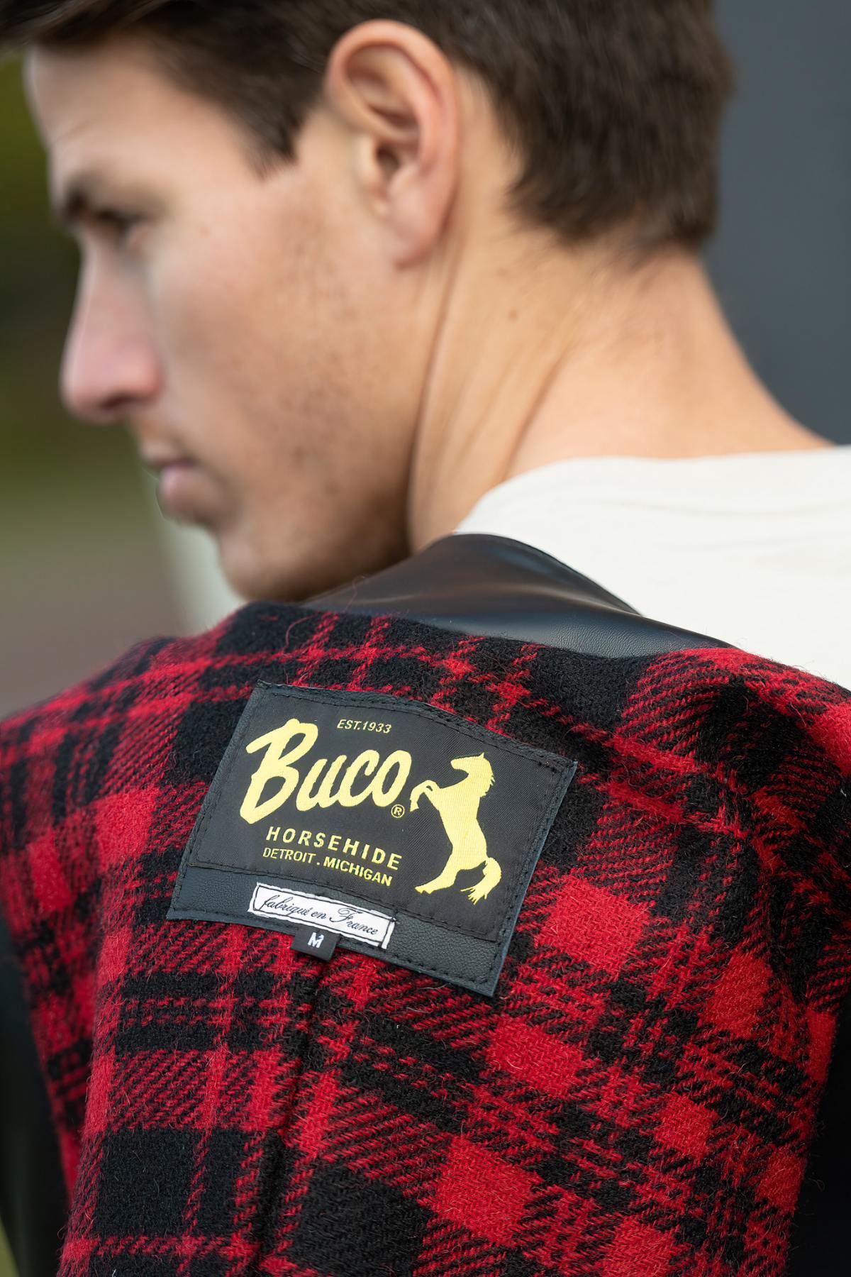 French-crafted horsehide waistcoat with Harris Tweed lining by Buco. - Image n°2