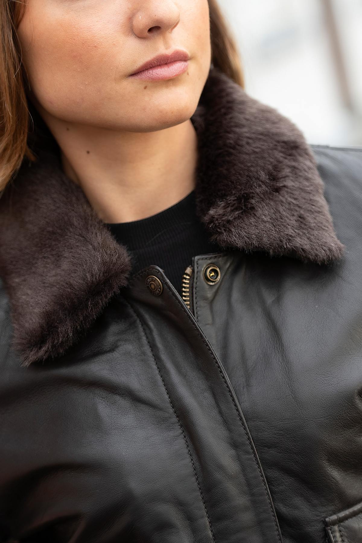 Dark brown lambskin aviator by Schott NYC. Slim fit, vegan fur collar. - Image n°5