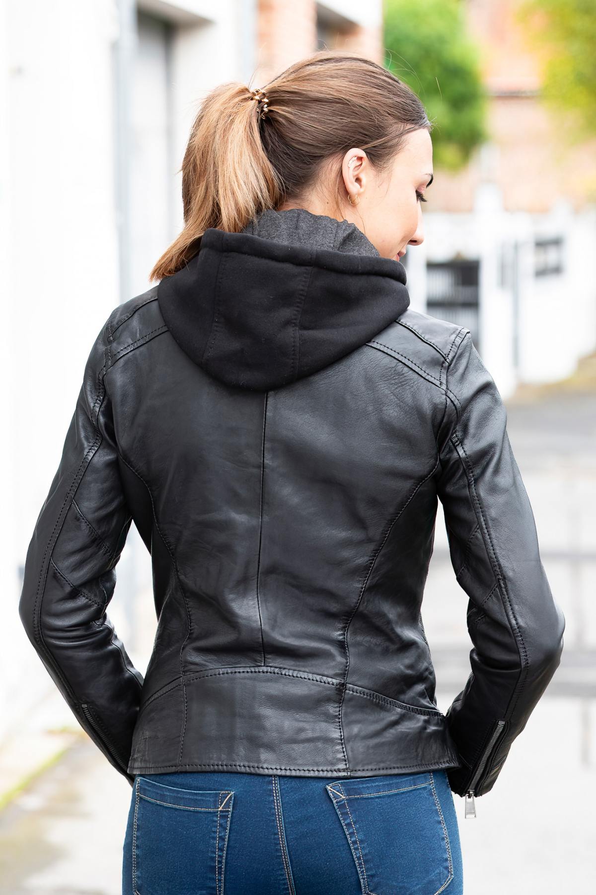 Black lambskin jacket with removable hood, slimfit and rock-inspired. - Image n°5