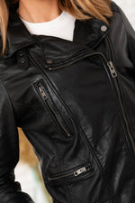 Black sheep leather perfecto with finish, sleek and modern. - Image n°2