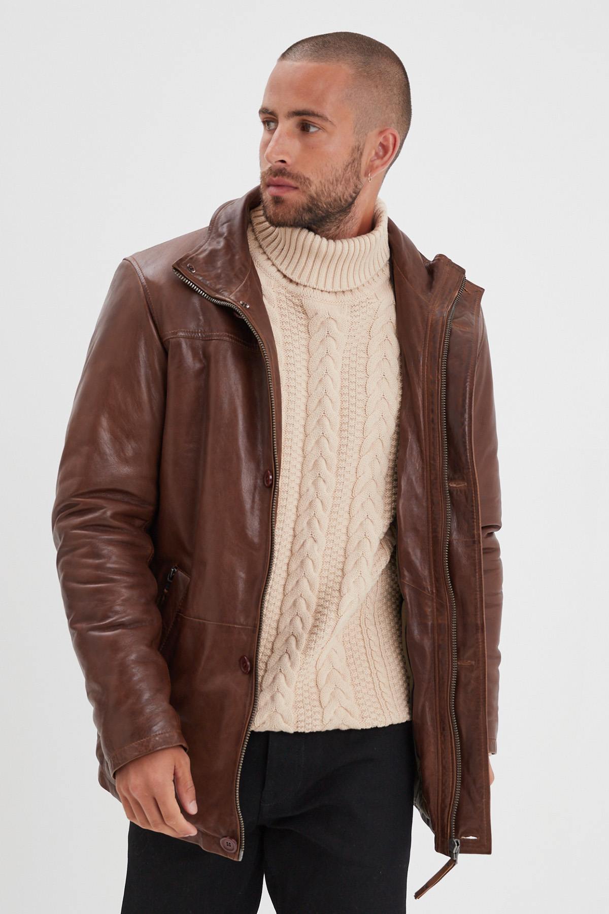 A bison-brown sheepskin jacket, mid-length with adjustable collar. - Image n°8