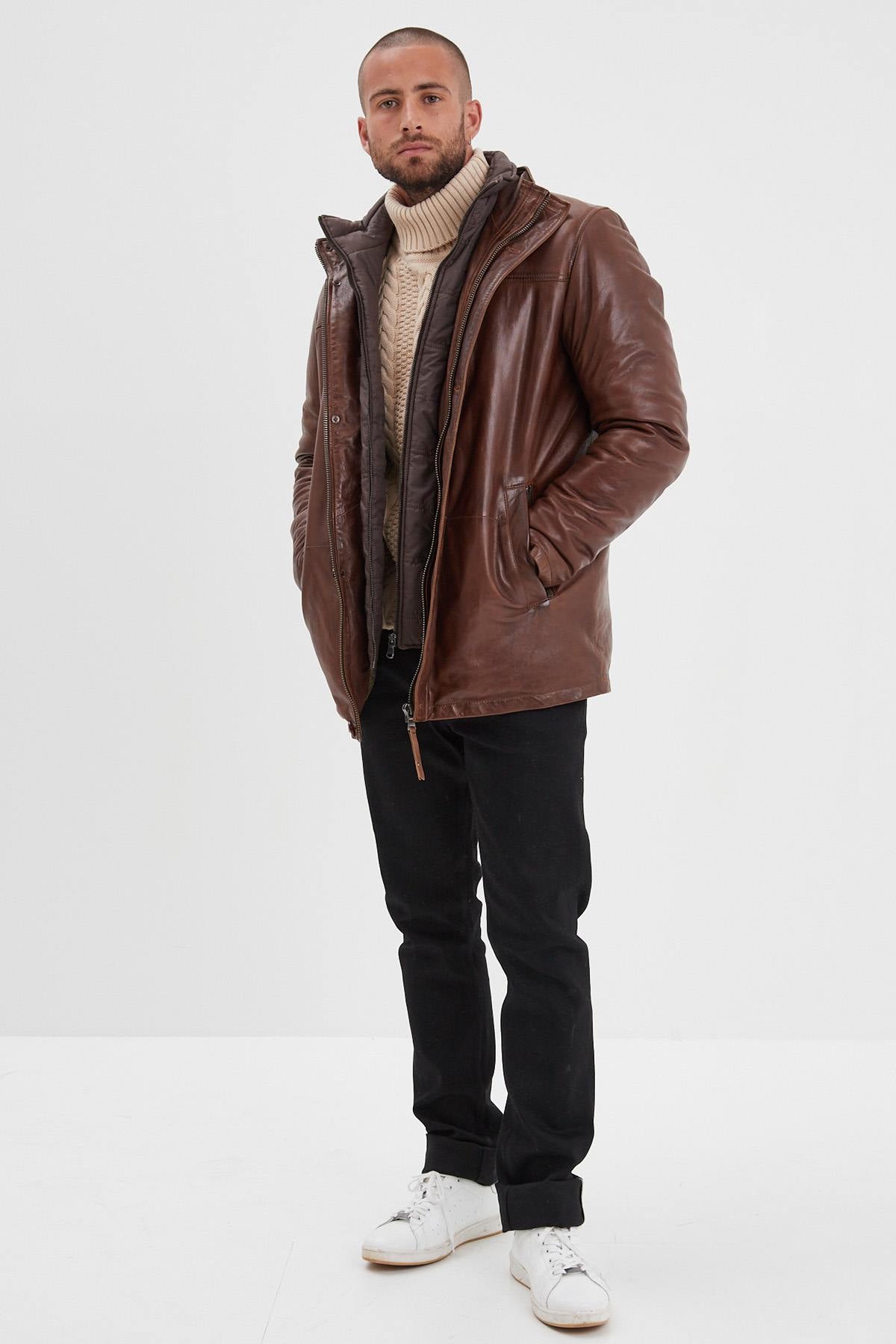 A bison-brown sheepskin jacket, mid-length with adjustable collar. - Image n°4