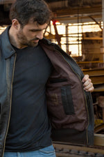 Military-grade goatskin A-2 jacket: timeless design, modern fit. - Image n°5