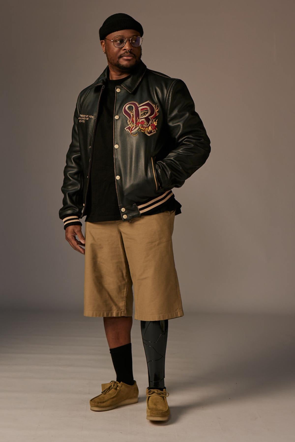 Oversized cowhide jacket with dragon embroidery and Redskins accents. - Image n°12