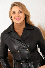 Black sheep leather coat. Slim fit, high neck, zip closure. Timeless. - Image n°6
