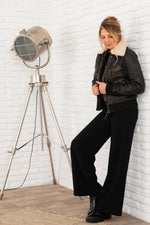 Aged black sheep leather aviator jacket with vegan fur collar. - Image n°4