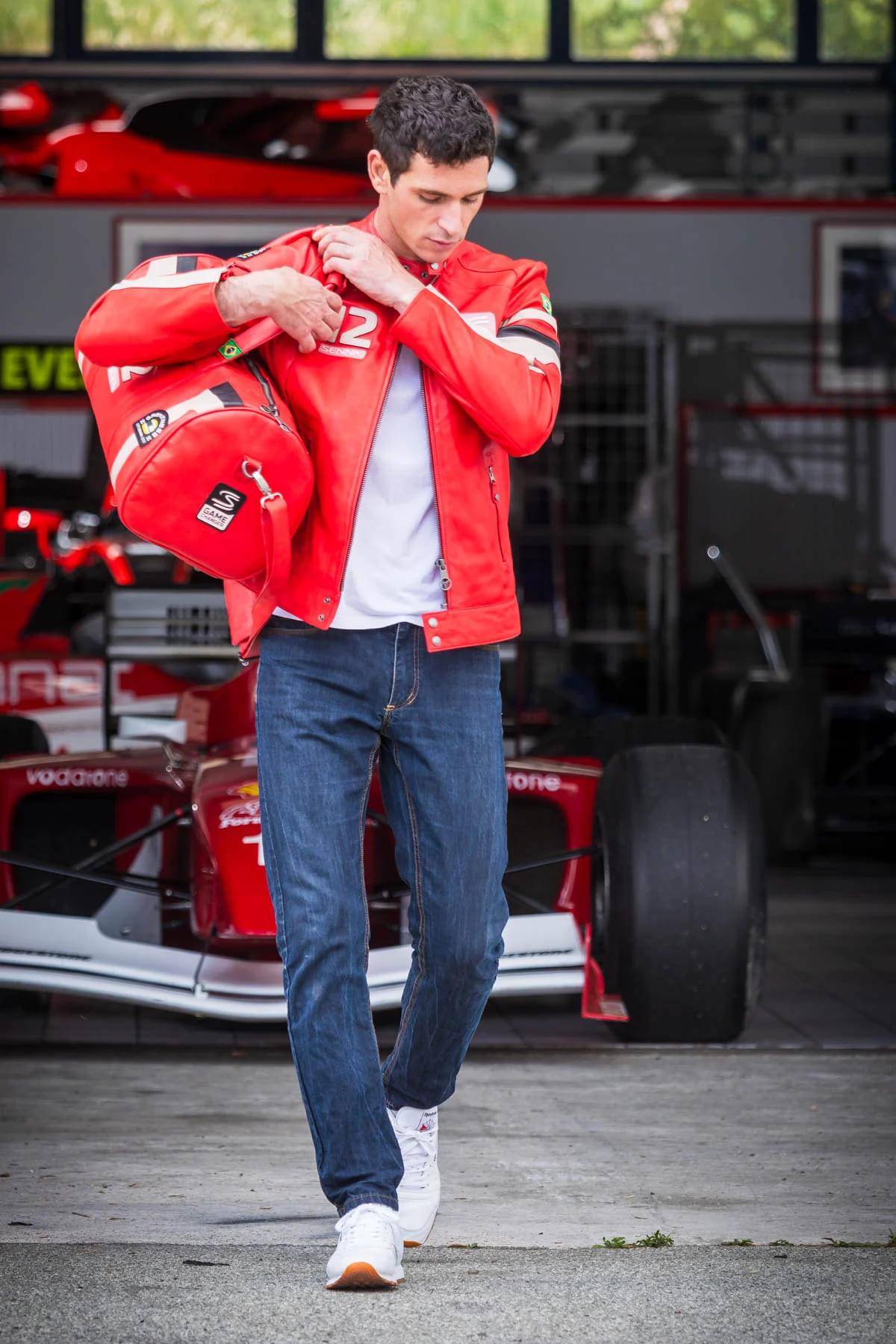 Celebrate Senna's McLaren era with this bold red lambskin jacket. - Image n°13