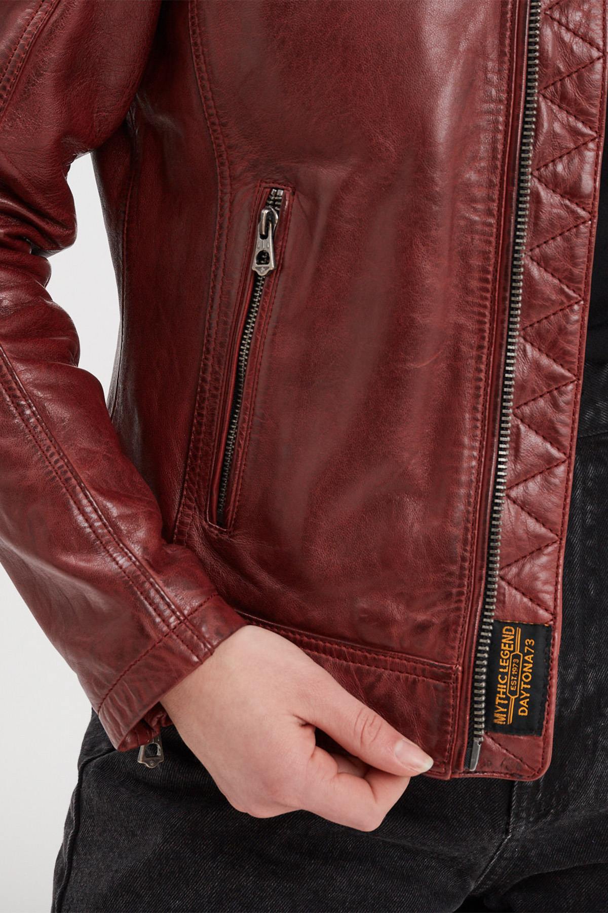 Syrah-red sheep leather jacket, atlas-finished for a sleek look. - Image n°8