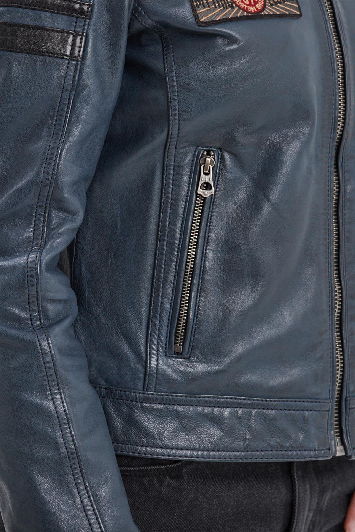 A short sheep leather jacket in blue, ideal for sporty-casual style. - Image n°9