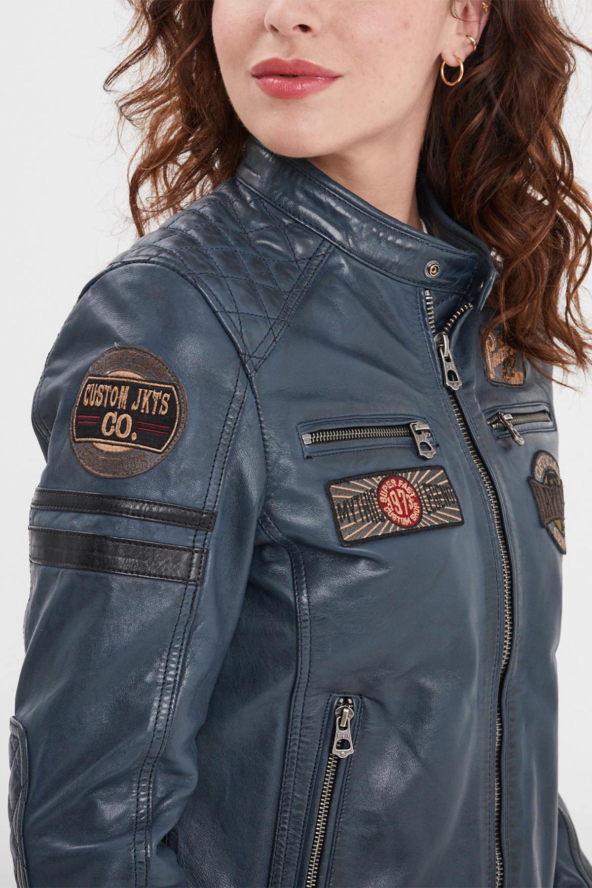 A short sheep leather jacket in blue, ideal for sporty-casual style. - Image n°11
