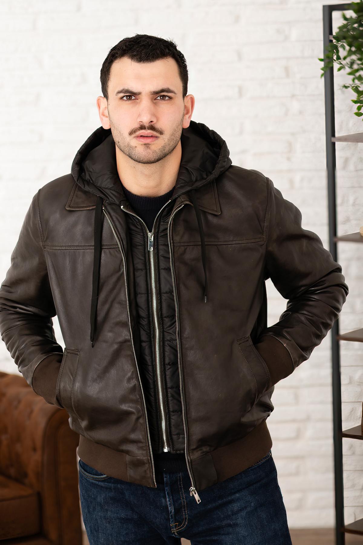 Serge Pariente's used green lambsheep leather jacket. Detachable hood. - Image n°1