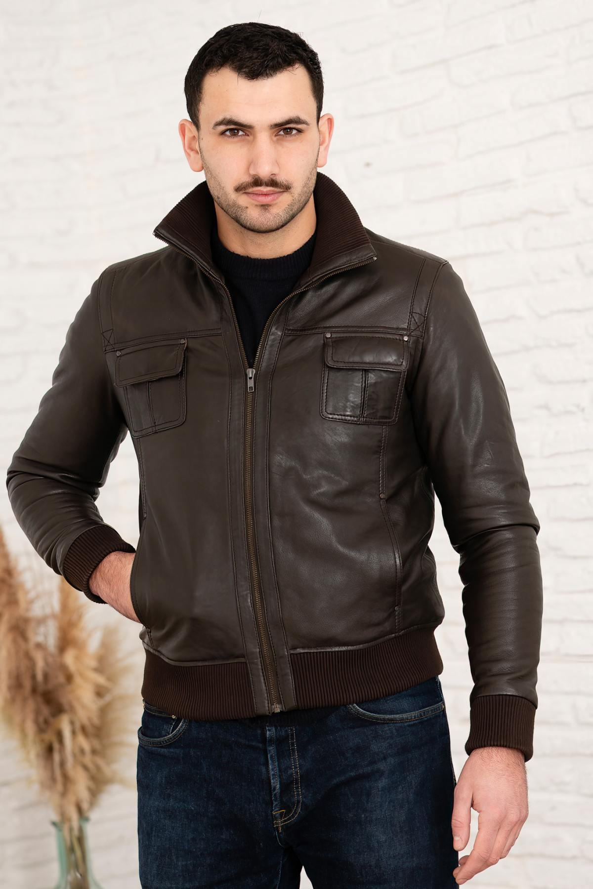 A 2000s classic reborn in supple lambskin for effortless urban style. - Image n°1