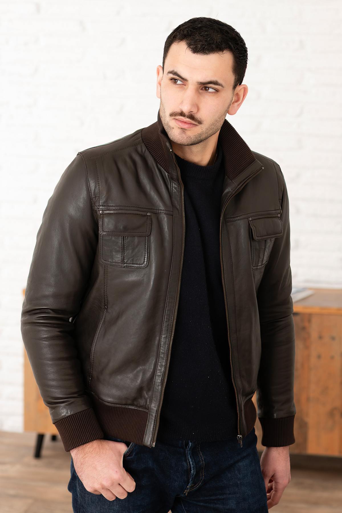 A 2000s classic reborn in supple lambskin for effortless urban style. - Image n°5