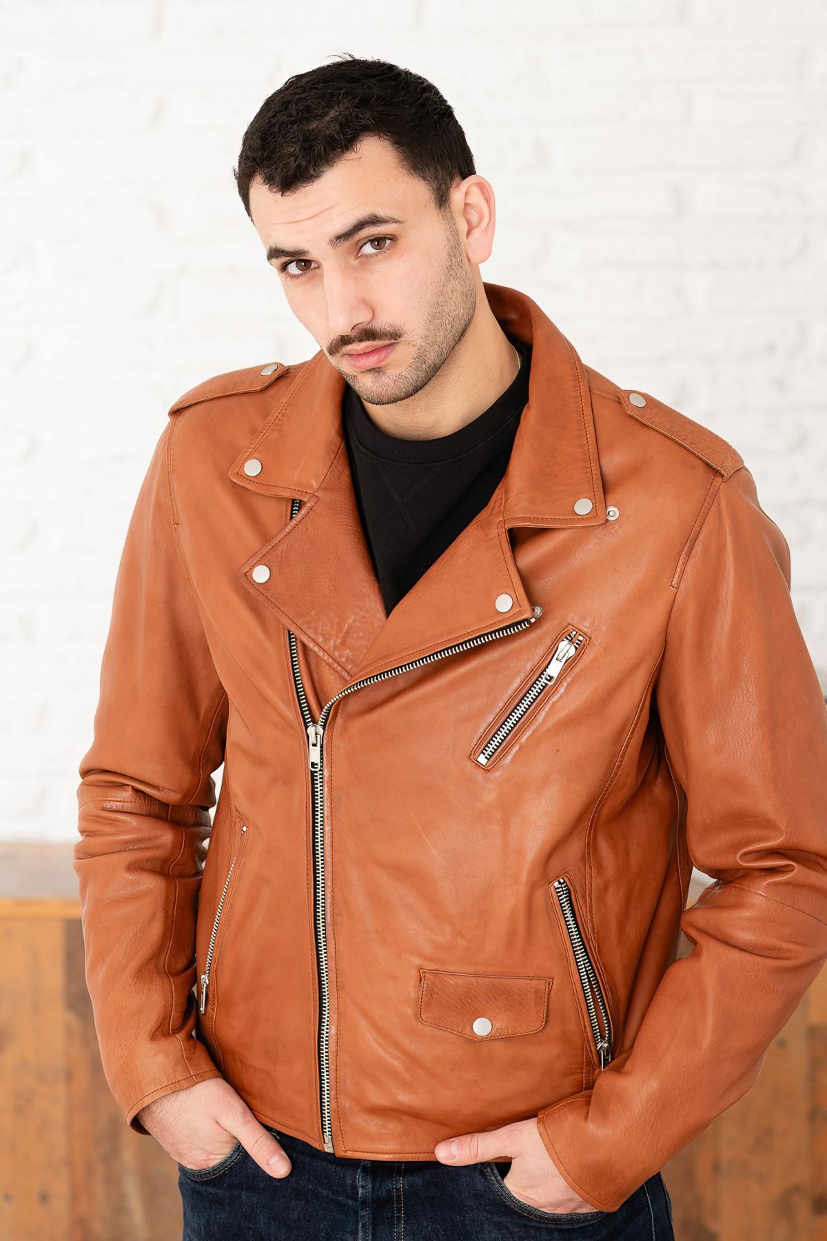 Ginger lambsheep leather biker jacket, belt-free and sleek. - Image n°4
