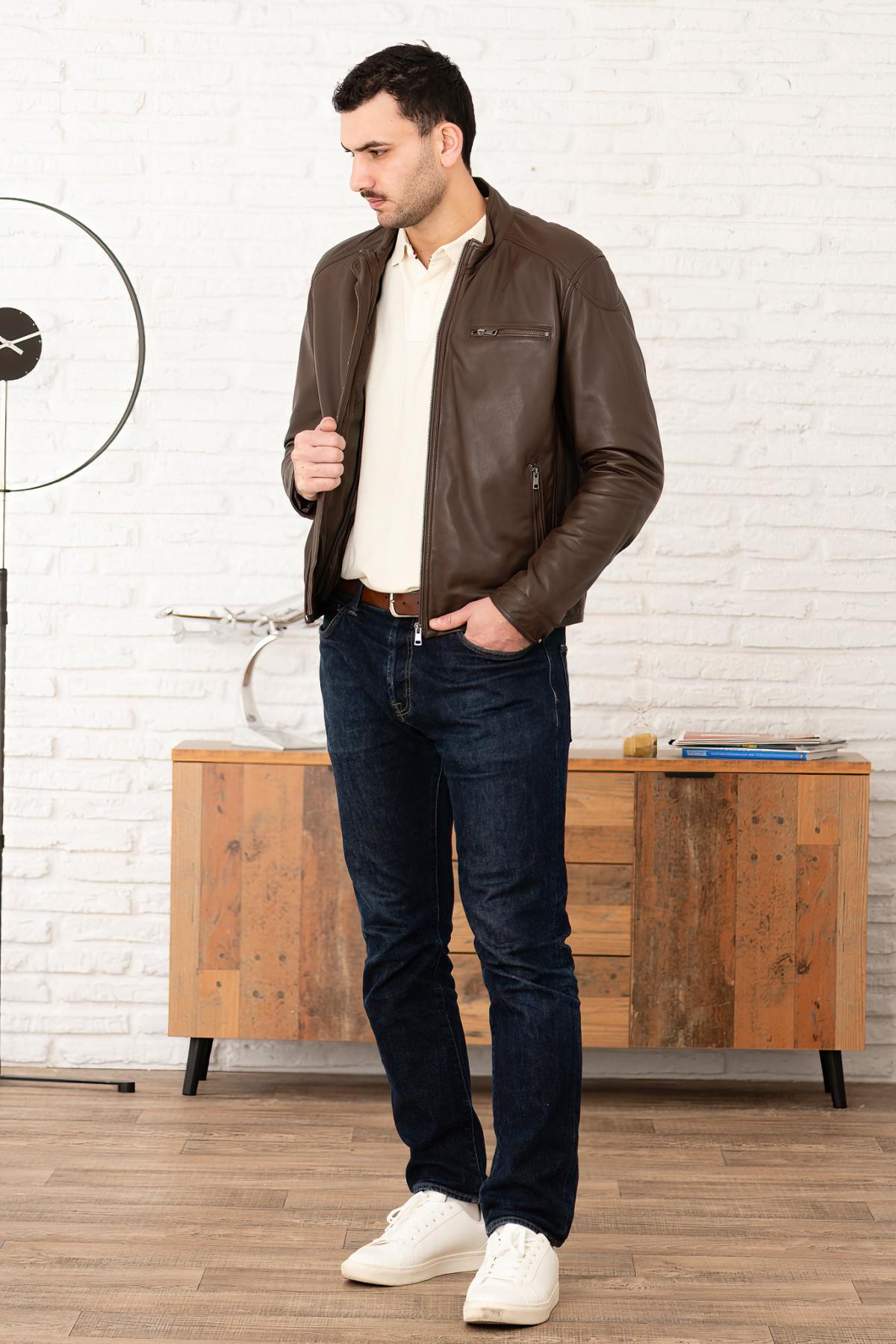 Leather jacket with removable hood in tech brown - Image n°4