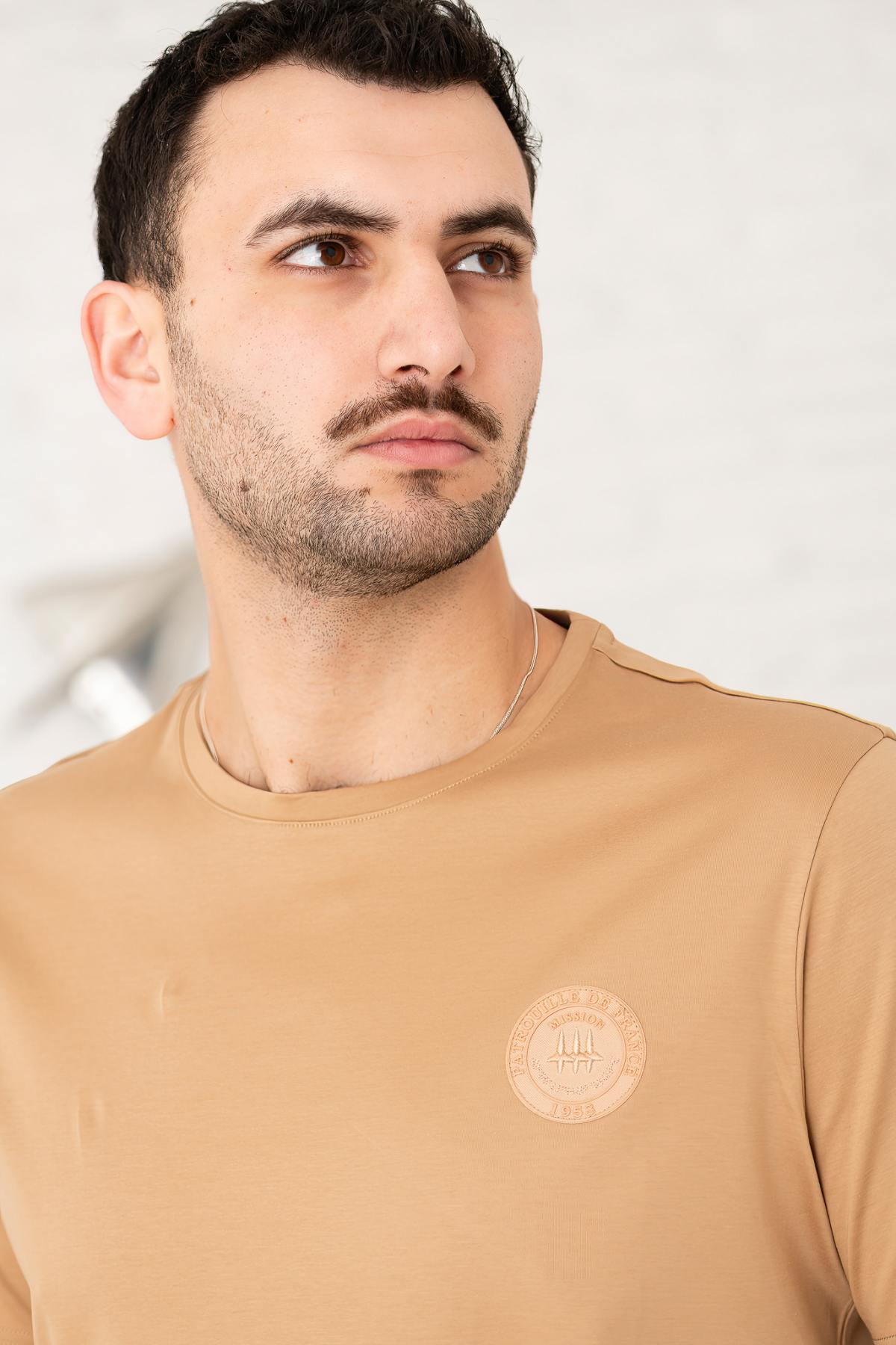 Dark beige cotton T-shirt with tone-on-tone logo - Image n°5