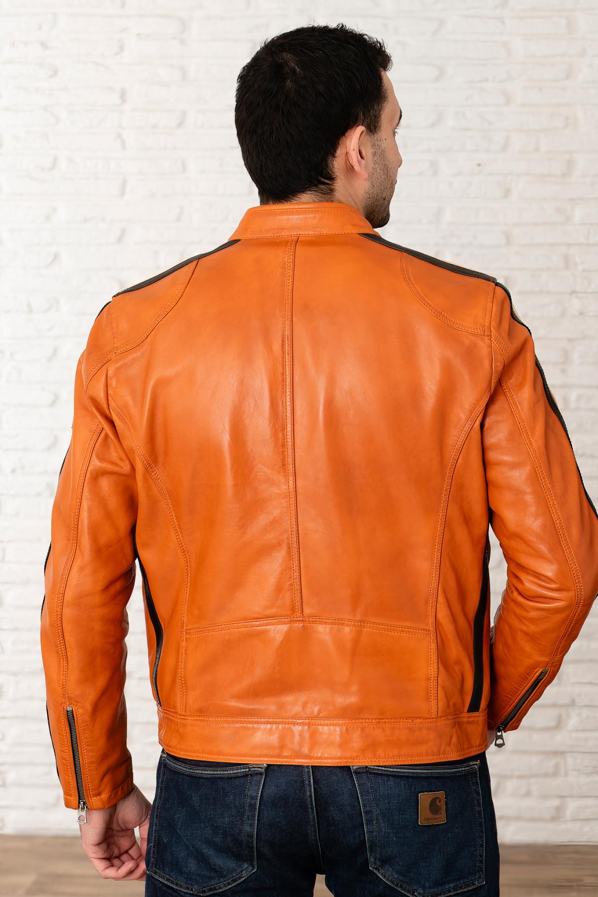 Burnt orange lambskin jacket, vegetable-tanned for a racing edge. - Image n°4