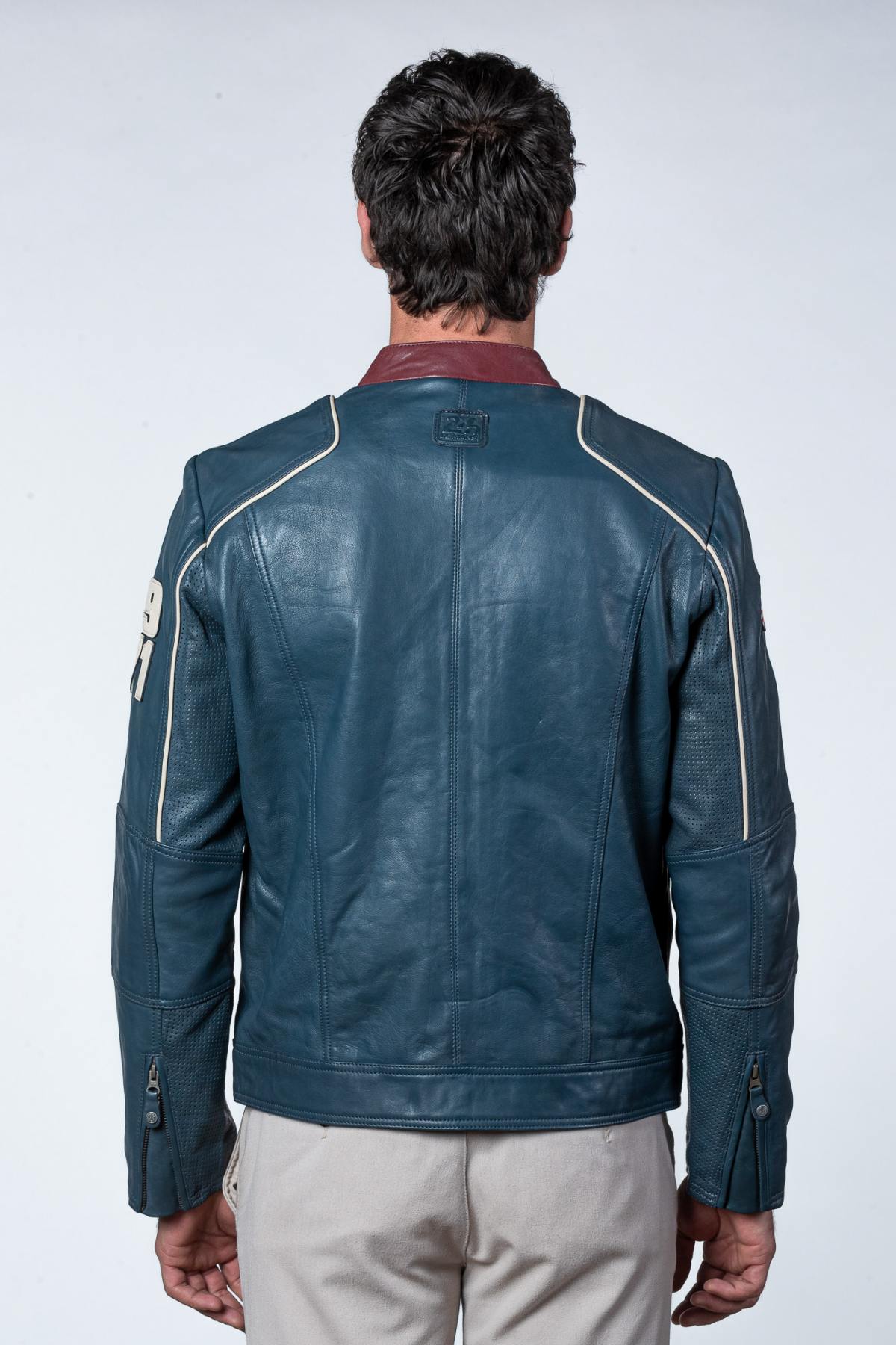 Steve McQueen's *Le Mans* spirit in a royal blue sheepskin jacket. - Image n°3