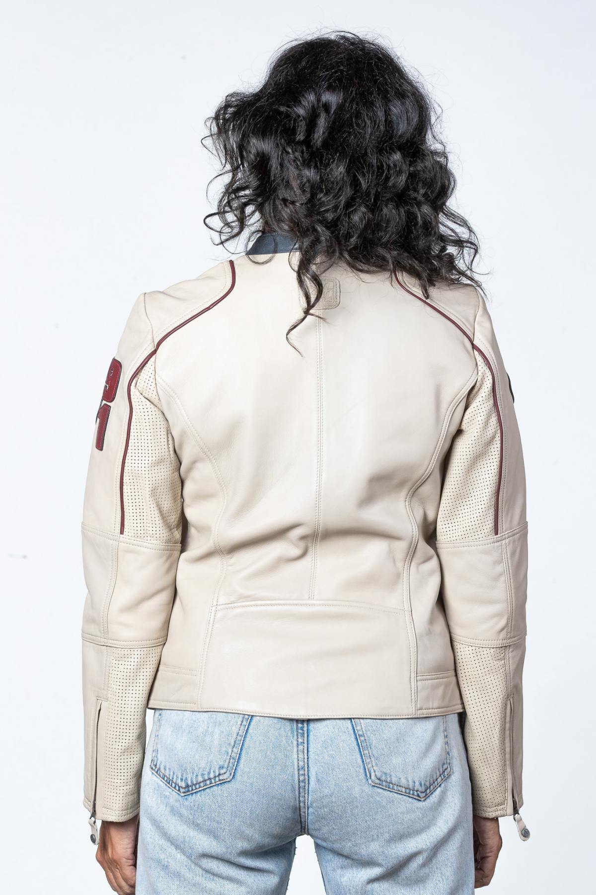 An ecru sheepskin jacket: straight fit, moto collar, timeless style. - Image n°3