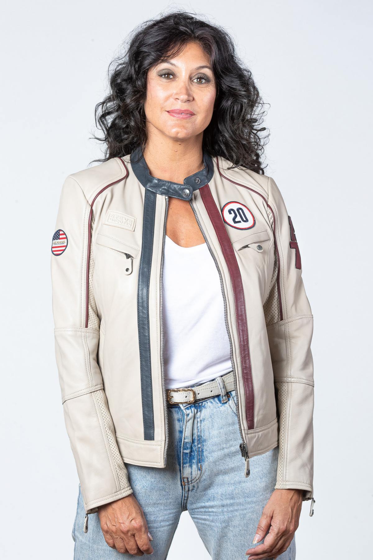 An ecru sheepskin jacket: straight fit, moto collar, timeless style. - Image n°2