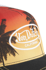 Trucker cap with white embroidered logo on summer print pattern - Image n°3